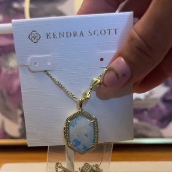 Kendra Scott x LoveShackFancy Daphne Gold Locket Necklace NEW - Picture 10 of 15